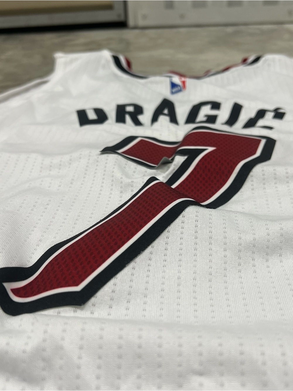 Miami Heat Basketball Jersey Men’s XL Adidas Dragic NBA White READ - Picture 6 of 8